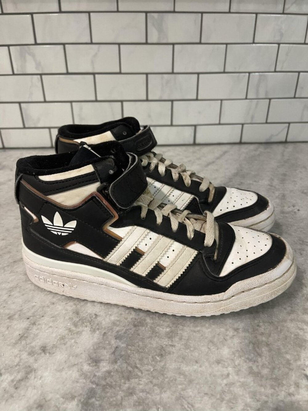 Adidas Sneakers Youth Size 5 Black Big Boy Mid J High Top Shoes Basketball Retro